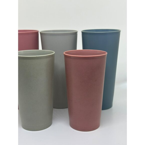 VTG Tupperware Tumblers Set Of 5 Multi-Color Plastic Cups USA Durable Drinkware - Picture 3 of 8